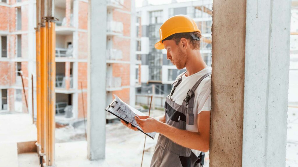u homme dans un buildings qui diagnostic