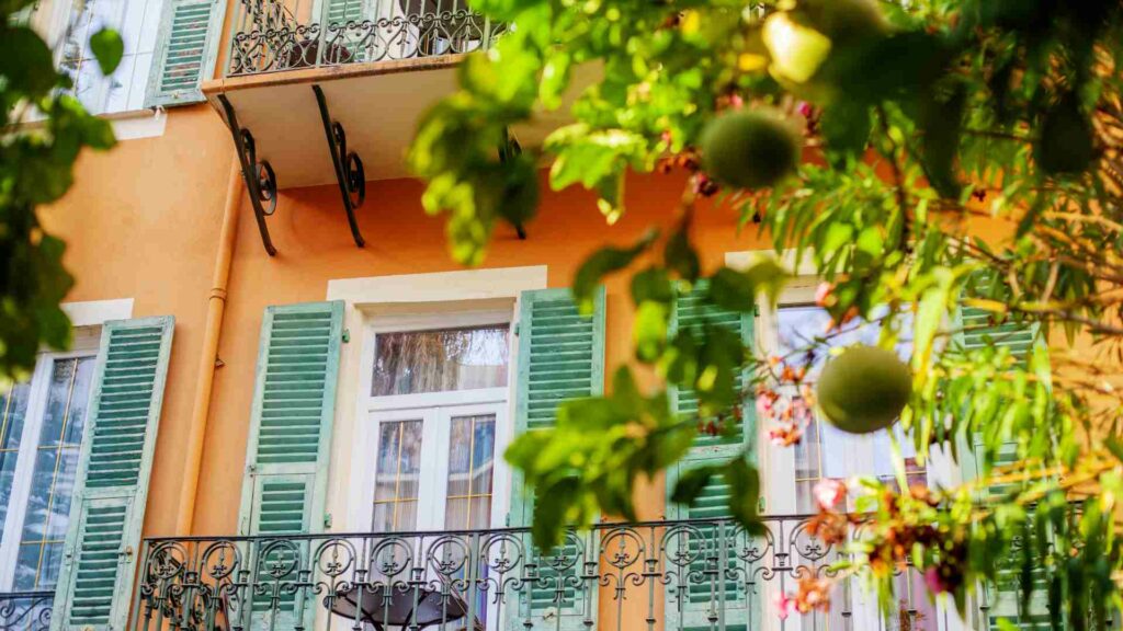 Photo d'une jolie maison colorée