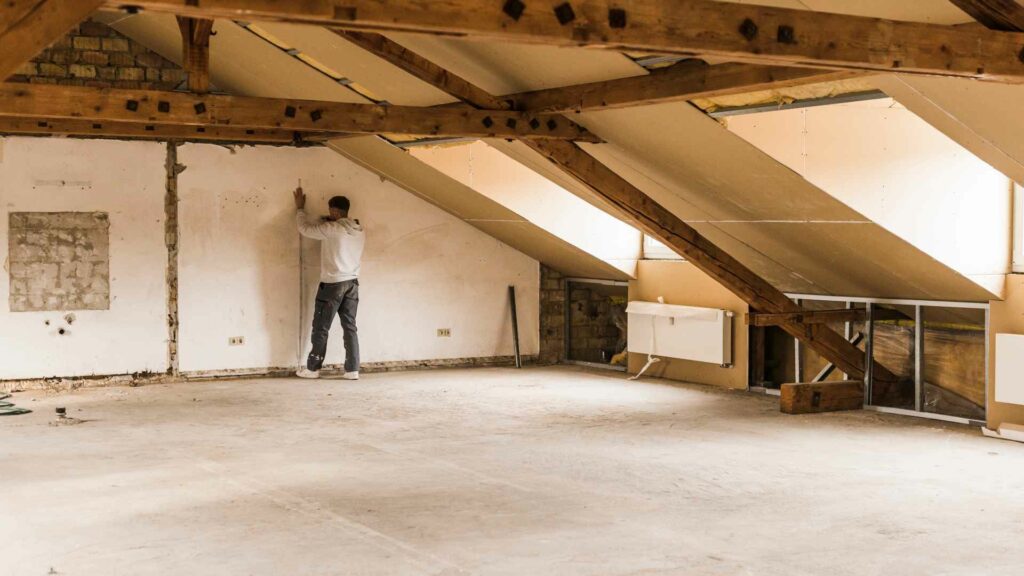 Photo d'un grenier en rénovations