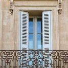 Photo d'un balcon d'une maison